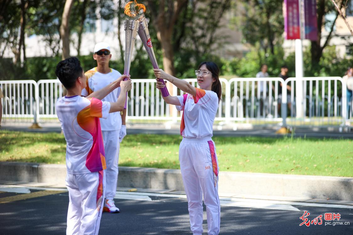 杭州第19届亚运会火炬在湖州传递