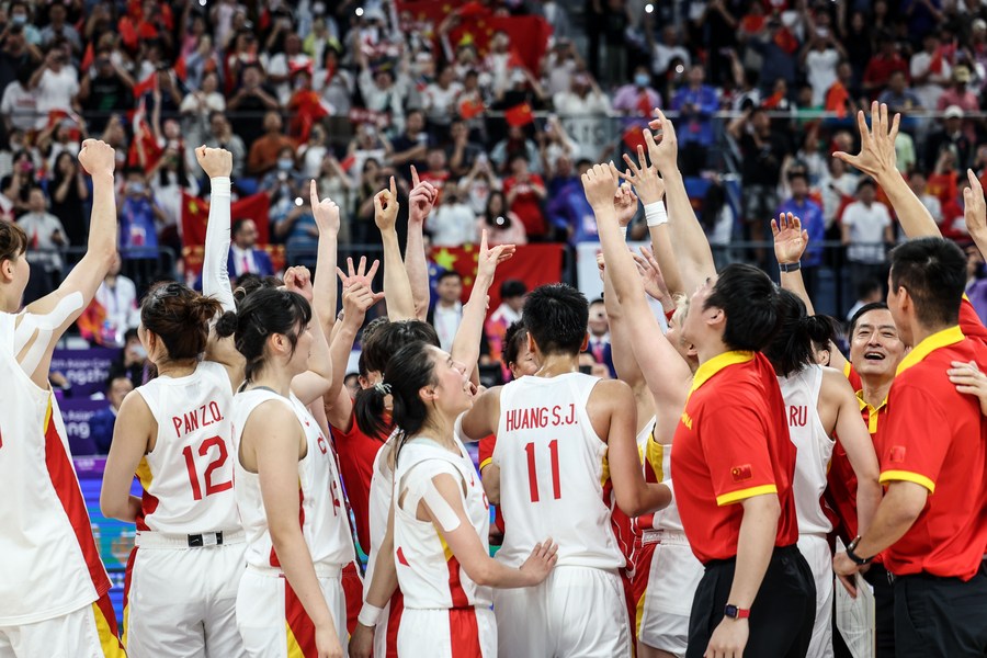 Day 12 Roundup: He Jie breaks new ground for China in men's marathon as the hosts retain women's basketball title