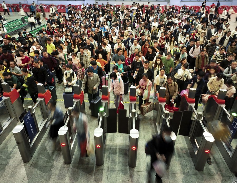 Holiday consumption boom mirrors vitality, potential of Chinese economy