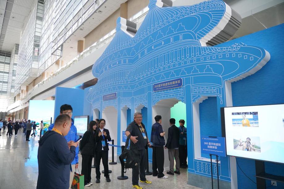 The Third Belt and Road Forum for International Cooperation Unites World Journalists at the China National Convention Center