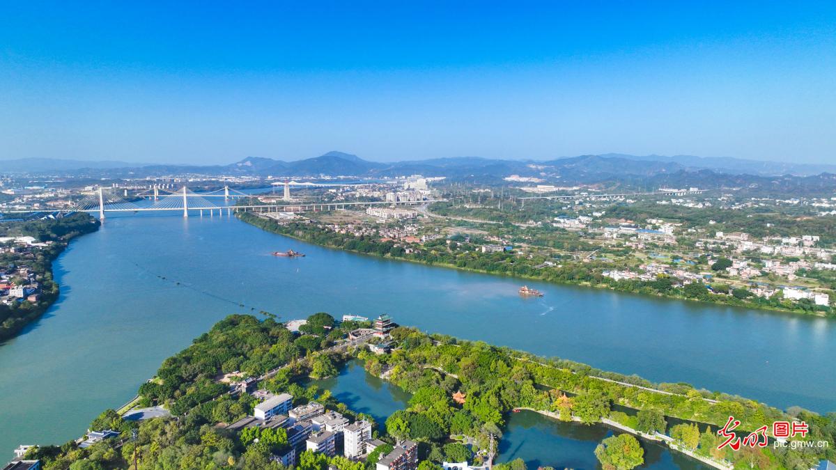 In pics: Three rivers confluence in Ganzhou, E China's Jiangxi province