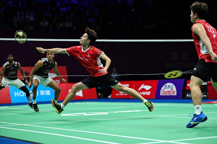 Chinese shuttlers win 3 titles in badminton China Masters