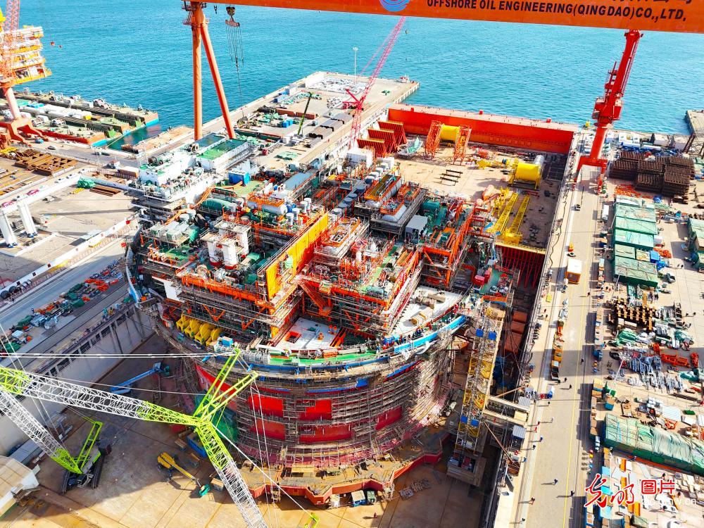 Asia's first cylindrical FPSO finishes main body construction