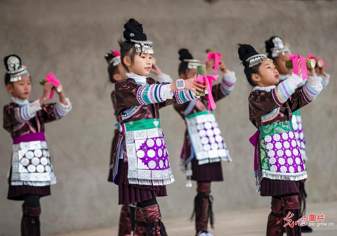 Interest groups with cultural characteristics enrich campus life in SW China's Guizhou