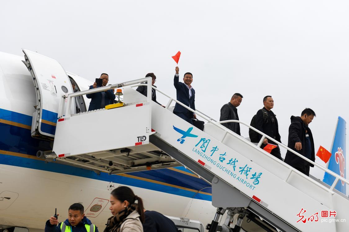 Langzhong Ancient City Airport officially opened to traffic in SW China's Sichuan