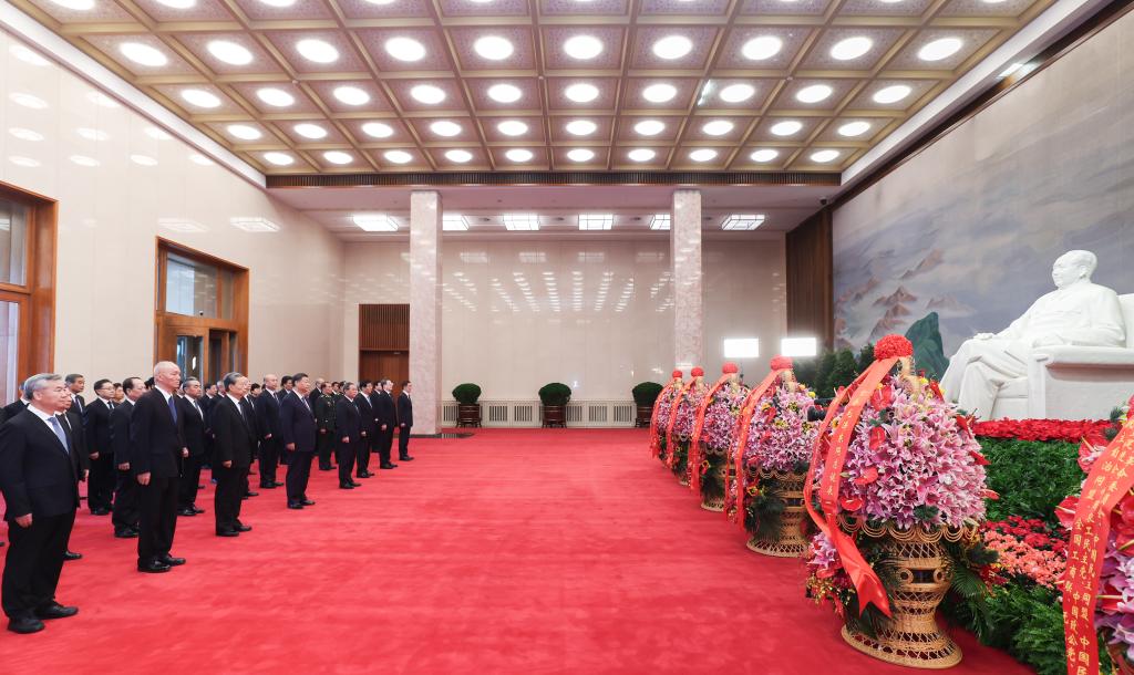 CPC Central Committee holds symposium commemorating 130th anniversary of Mao's birth