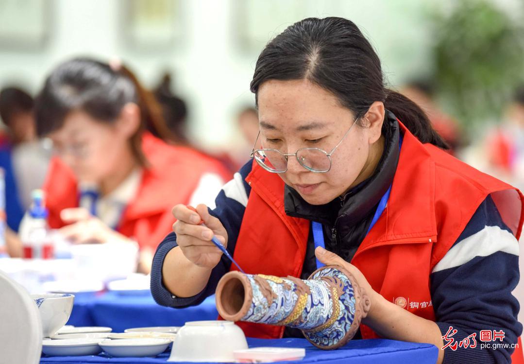 National Cloisonné Professional Skills Competition Grand Finals Held in Tongling