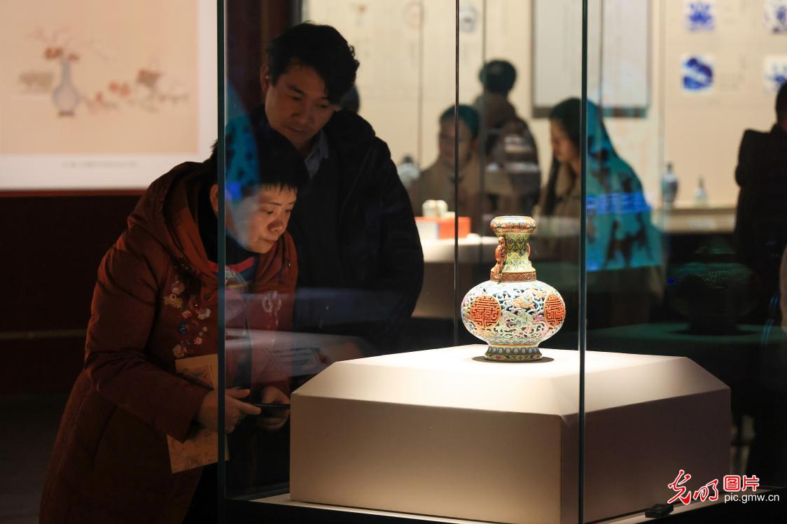 Selected royal porcelain from China's Ming and Qing dynasties exhibited in Nanchang, C China's Jiangxi Province