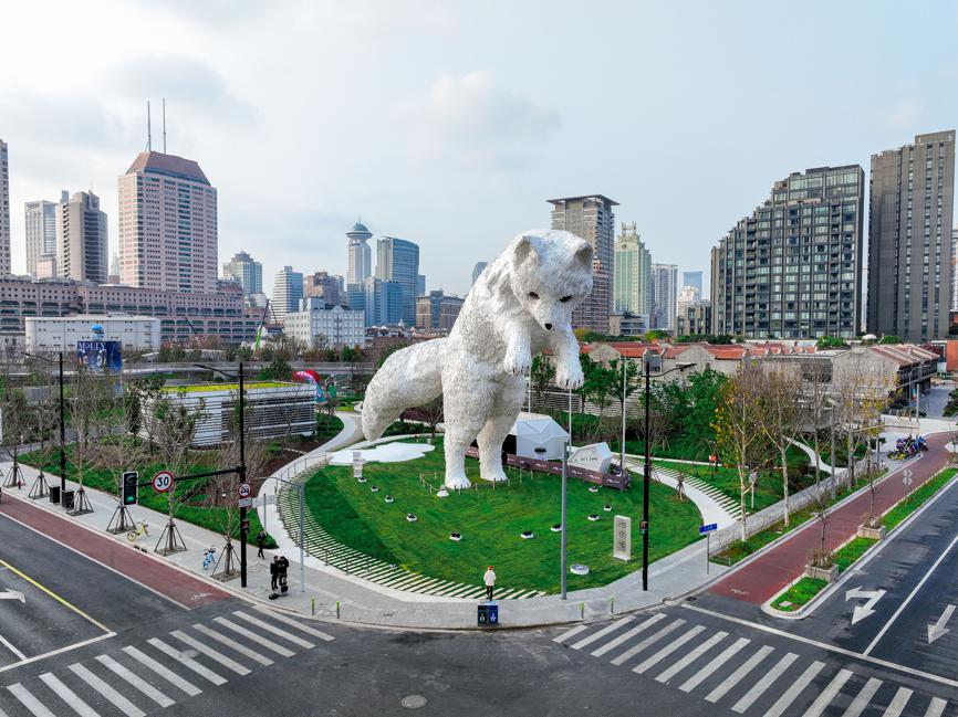 Giant fox installation in Shanghai goes viral