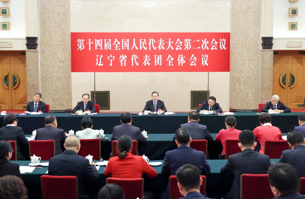 Chinese leaders attend deliberations at annual legislative session