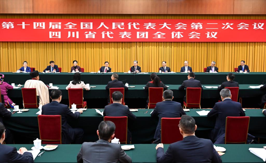Chinese leaders attend deliberations at annual legislative session