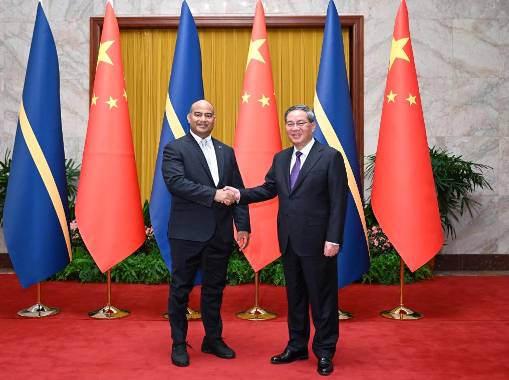 Chinese premier meets Nauruan president