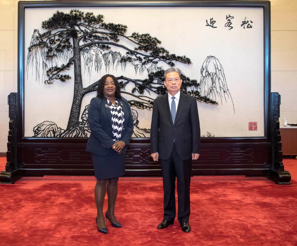 China's top legislator holds talks with Bahamian parliament leaders