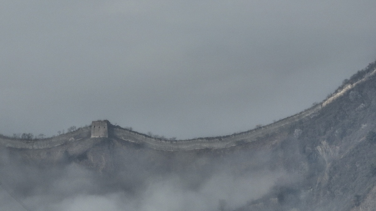 Spring mists create picture-perfect moment at the Great Wall