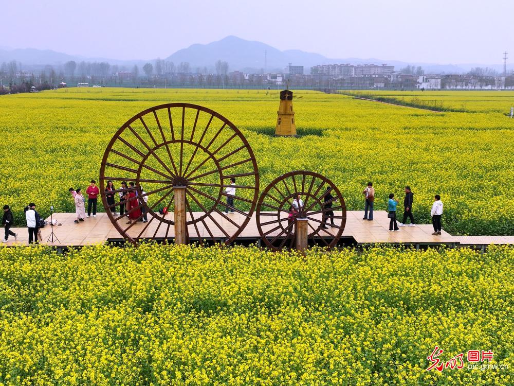 Tourism market continues heating up during the Qingming Festival holiday