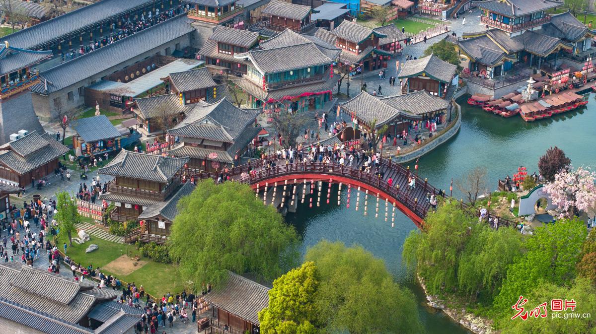 Tourism market continues heating up during the Qingming Festival holiday