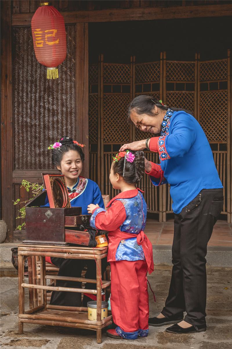 The symbolism behind Meizhou's Mazu chignon headdress