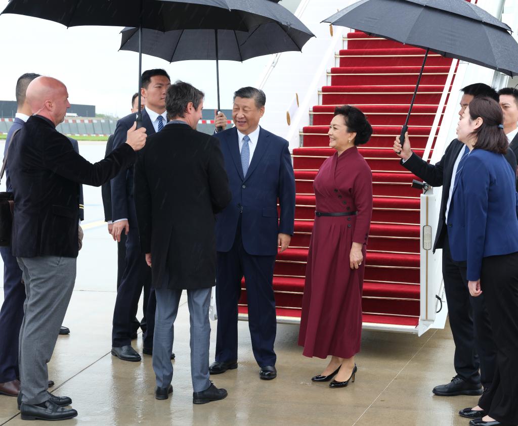 Xi aims to open brighter future of China-France ties via visit