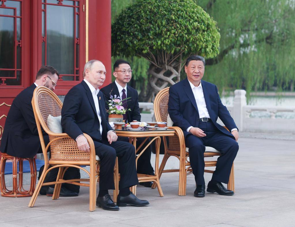 Xi holds restrictive meeting with Putin at Zhongnanhai