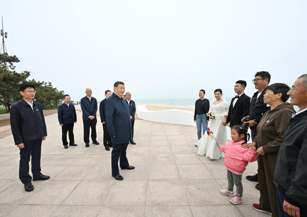 Xi inspects Rizhao in east China's Shandong Province