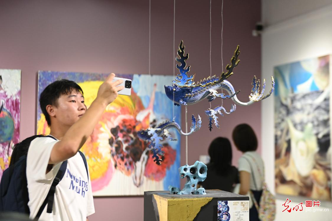 Graduation exhibitions across universities: Igniting dreams and embarking on new journeys