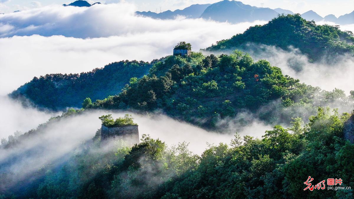 In pics: Great Wall in sea of clouds