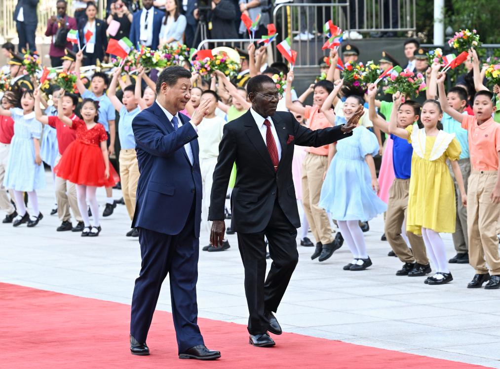 Chinese, Equatorial Guinean presidents hold talks, elevate ties