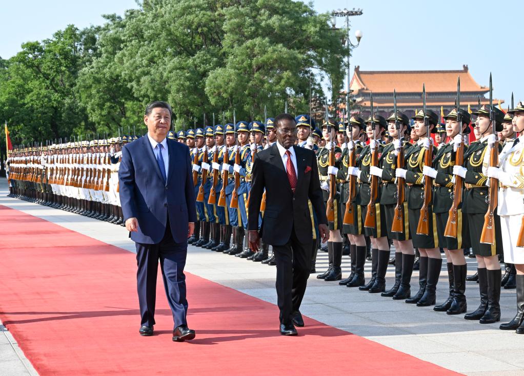 Chinese, Equatorial Guinean presidents hold talks, elevate ties