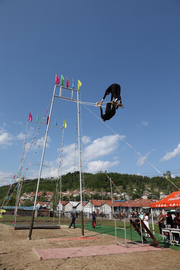 People embrace traditional sports of ethnic minorities in NE China's Jilin