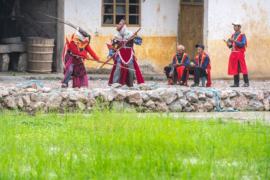 ChineseToday | Yangxi Opera artists in SW China's Chongqing