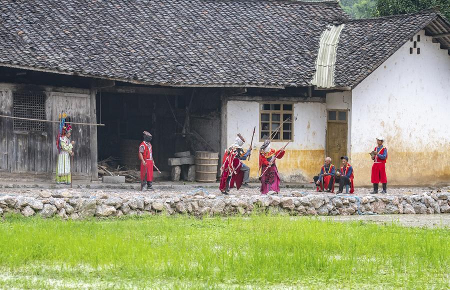 ChineseToday | Yangxi Opera artists in SW China's Chongqing