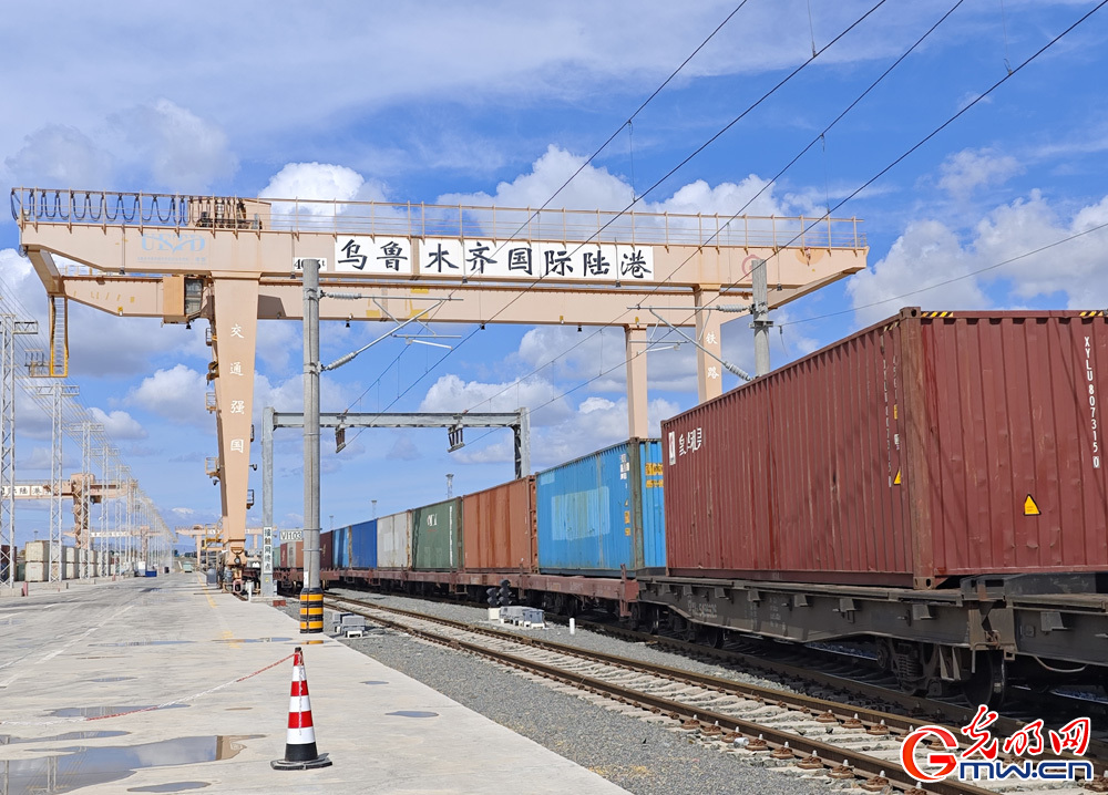 In pics: Urumqi International Land Port links Urumqi to world