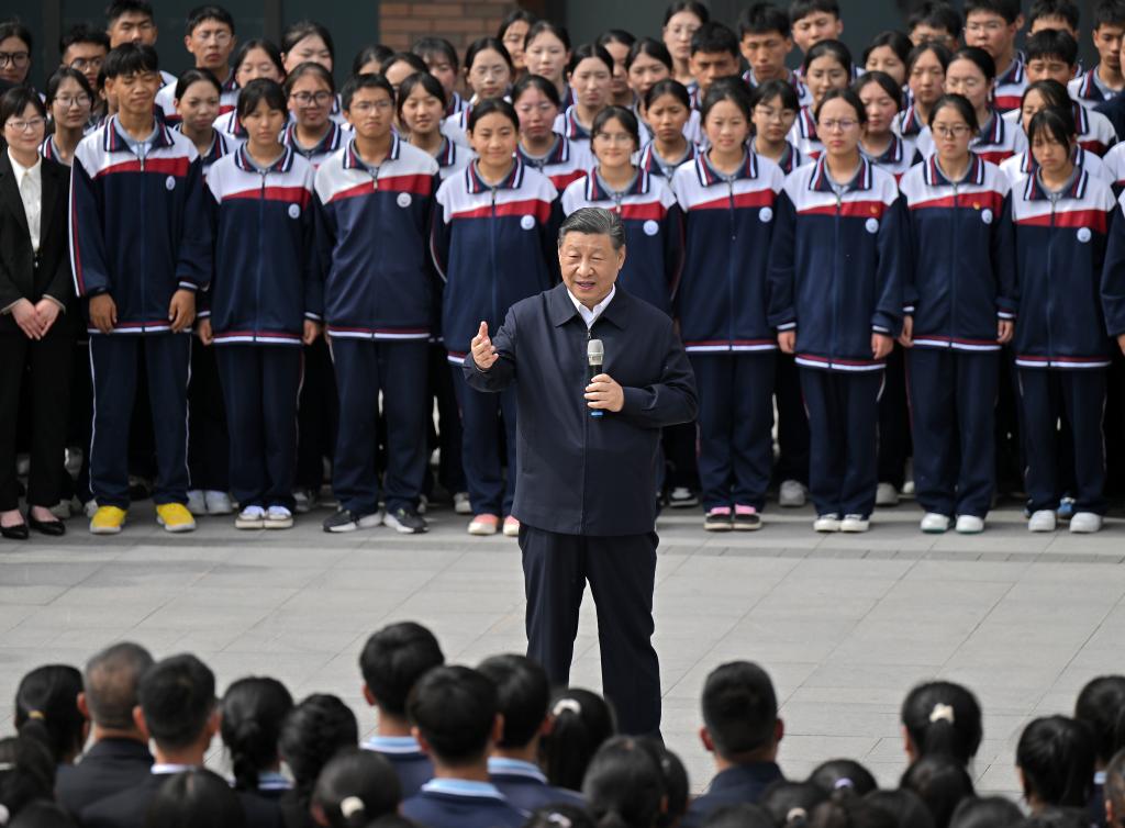 Xi inspects northwest China's Qinghai Province