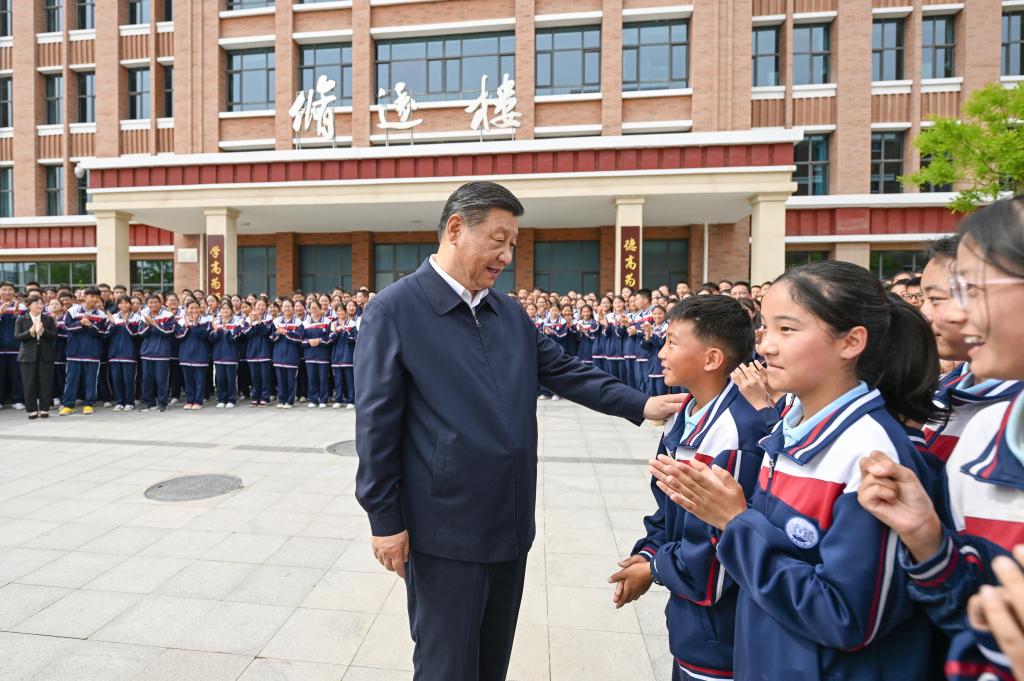 Xi inspects northwest China's Qinghai Province