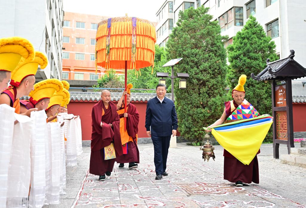 Xi inspects northwest China's Qinghai Province