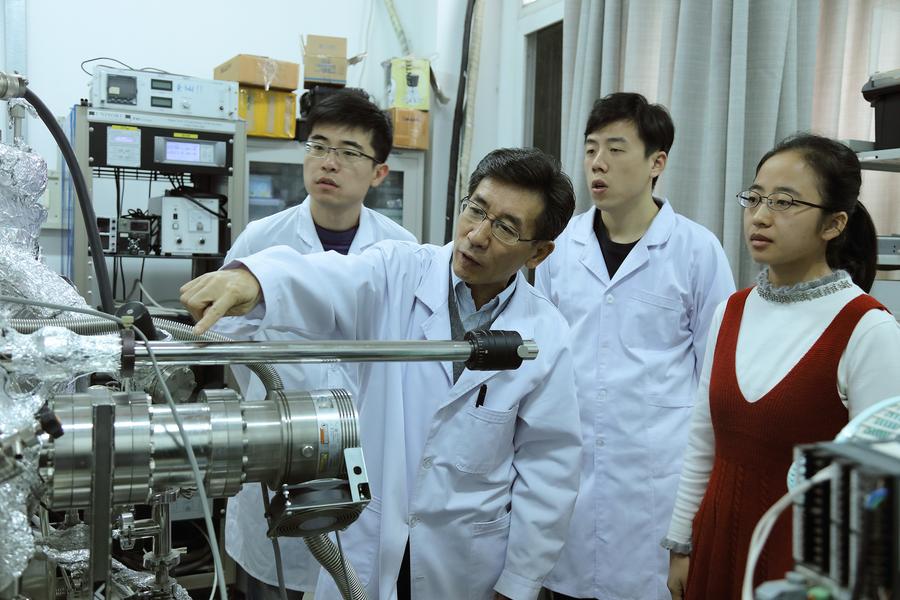 Two scientists win China's top sci-tech award