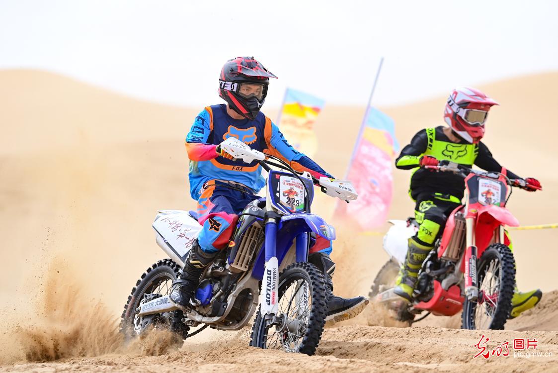 Desert cross-country races held in N China's Inner Mongolia