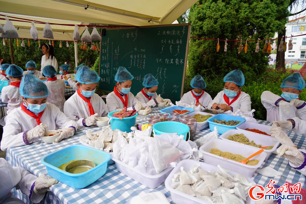 Colorful extracurricular activities at Red City Primary School in Hinggan League, N China’s Inner Mongolia