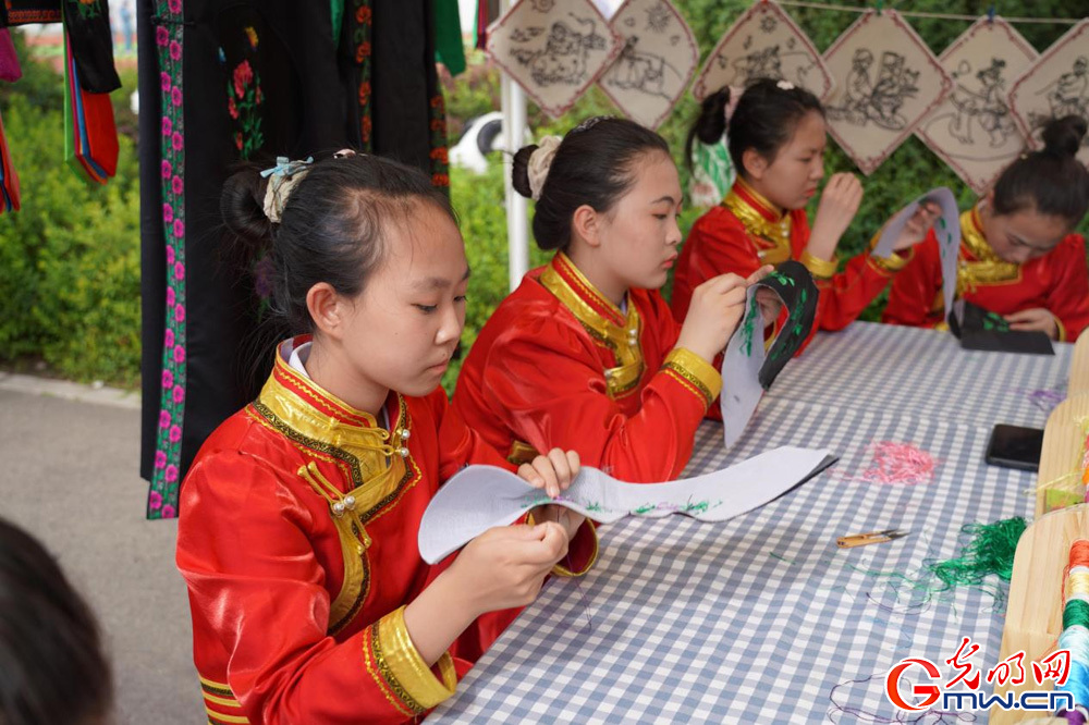 Colorful extracurricular activities at Red City Primary School in Hinggan League, N China’s Inner Mongolia