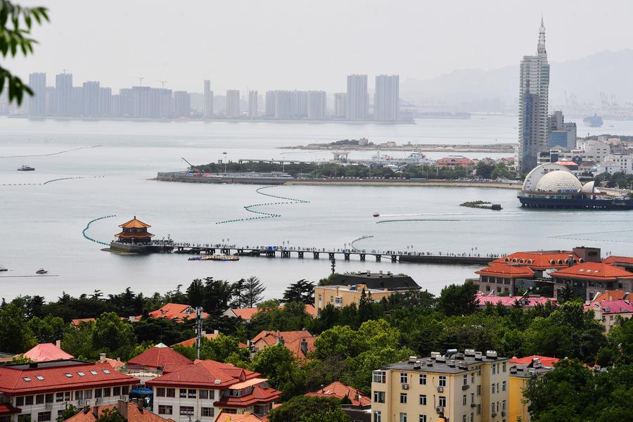 ShandongHorizon | Tourism in Qingdao heats up in hot summer days