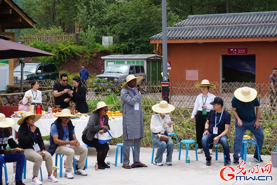 Sanhe Village pioneers rural revitalization through agri-tourism and Yi cultural heritage