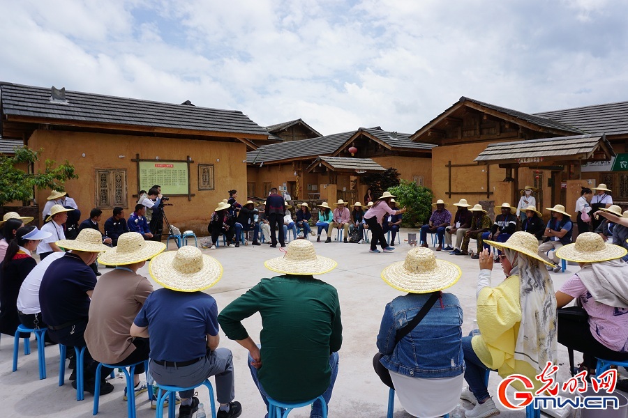 Sanhe Village pioneers rural revitalization through agri-tourism and Yi cultural heritage