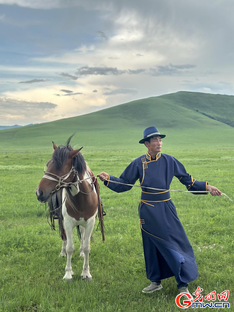 In Pics: Ulan Mod grassland, an enchanting tapestry in N China’s Inner Mongolia