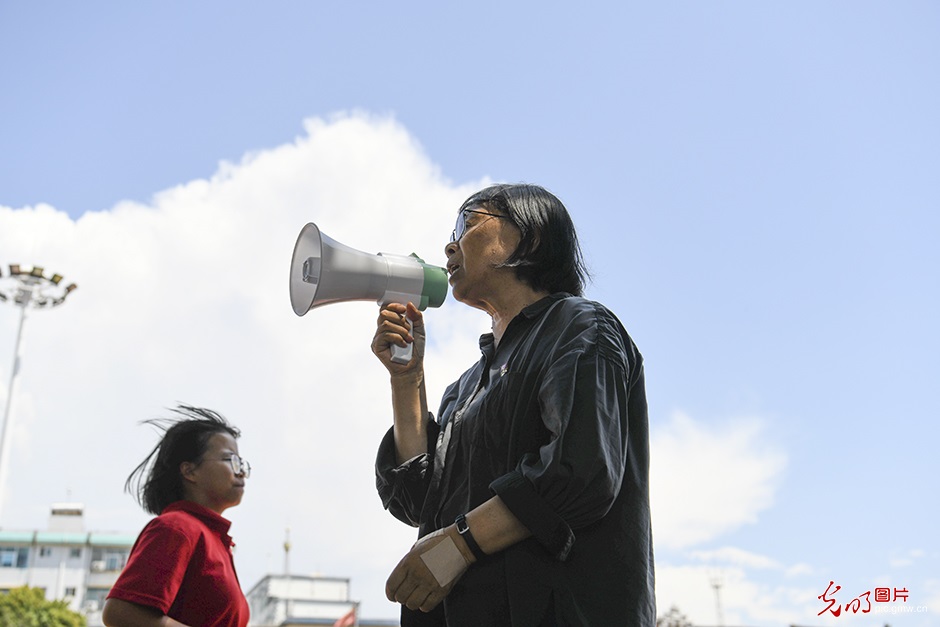 Leading the way: Awakening the college dream for female high school students