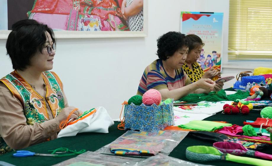 Vibrant Scenes of Cultural Integration at Linhuang Community in Chifeng City, N China's Inner Mongolia