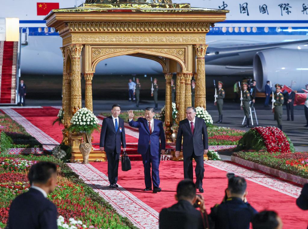 Xi kicks off state visit to Tajikistan, eyeing new heights in bilateral cooperation