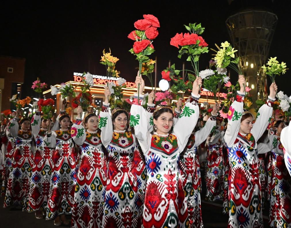 Xi kicks off state visit to Tajikistan, eyeing new heights in bilateral cooperation