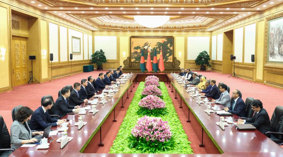 Xi meets Bangladeshi PM, bilateral ties elevated