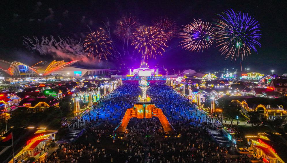 Bottoms up! Qingdao International Beer Festival opens