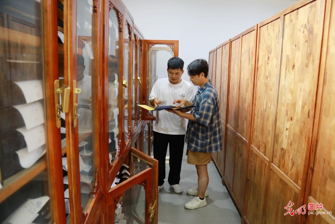 Gansu Longnan carries out ancient book protection cultural volunteer service